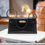 Herm¨¨s Shiny Niloticus Crocodile Kelly Pochette Black