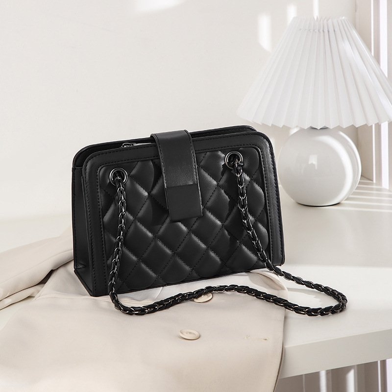 592d97bfae0b945f6beb895459e0615c Large-capacity bag women¡¯s crossbody bag new fashion popular versatile rhombus chain shoulder bag - Image 1