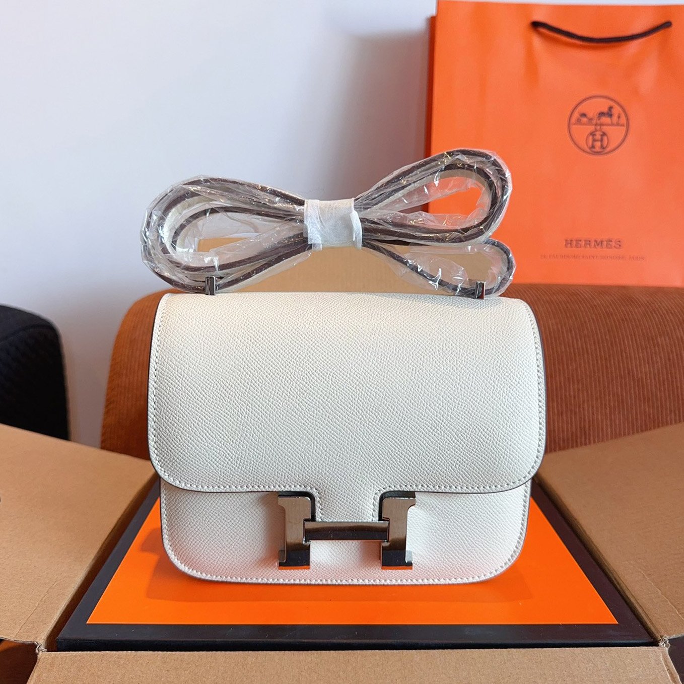 80dd0bba565b32b005ebf7dc18ef0b30 Constance Mini 18 Bag Palladium Hardware - Image 1