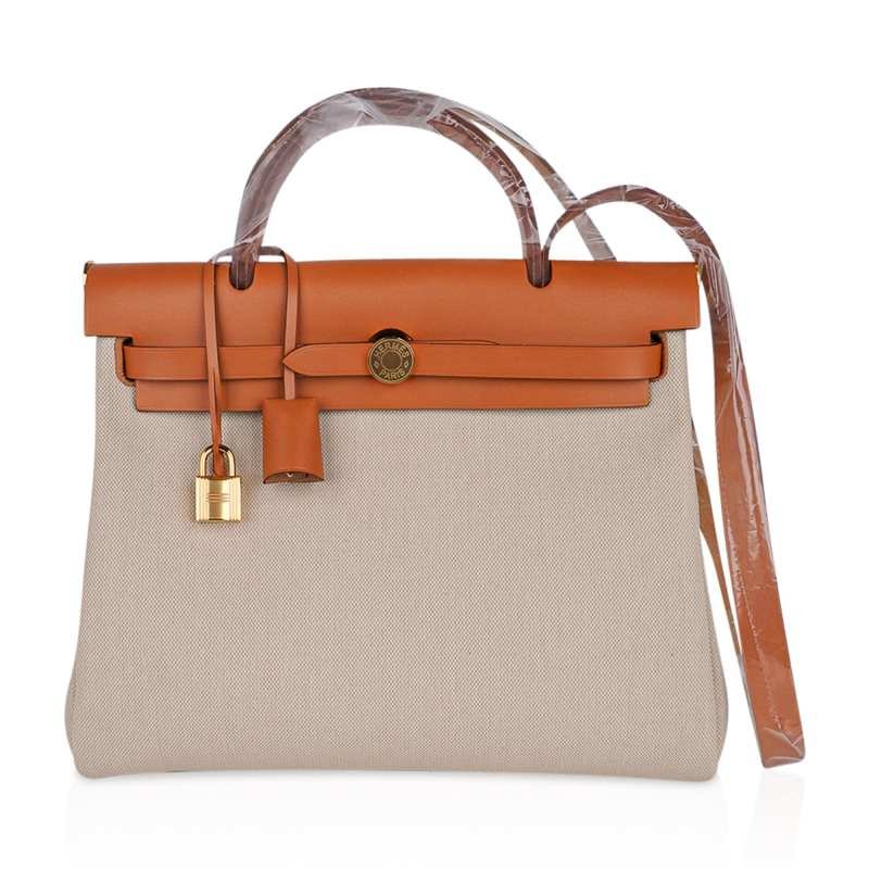 fd526e00dc9d2a516ad415c5f4ae8223 Herbag Zip Retourne 31 Bag Beton Toile Militaire / Natural Sable Leather Gold Hardware - Image 1